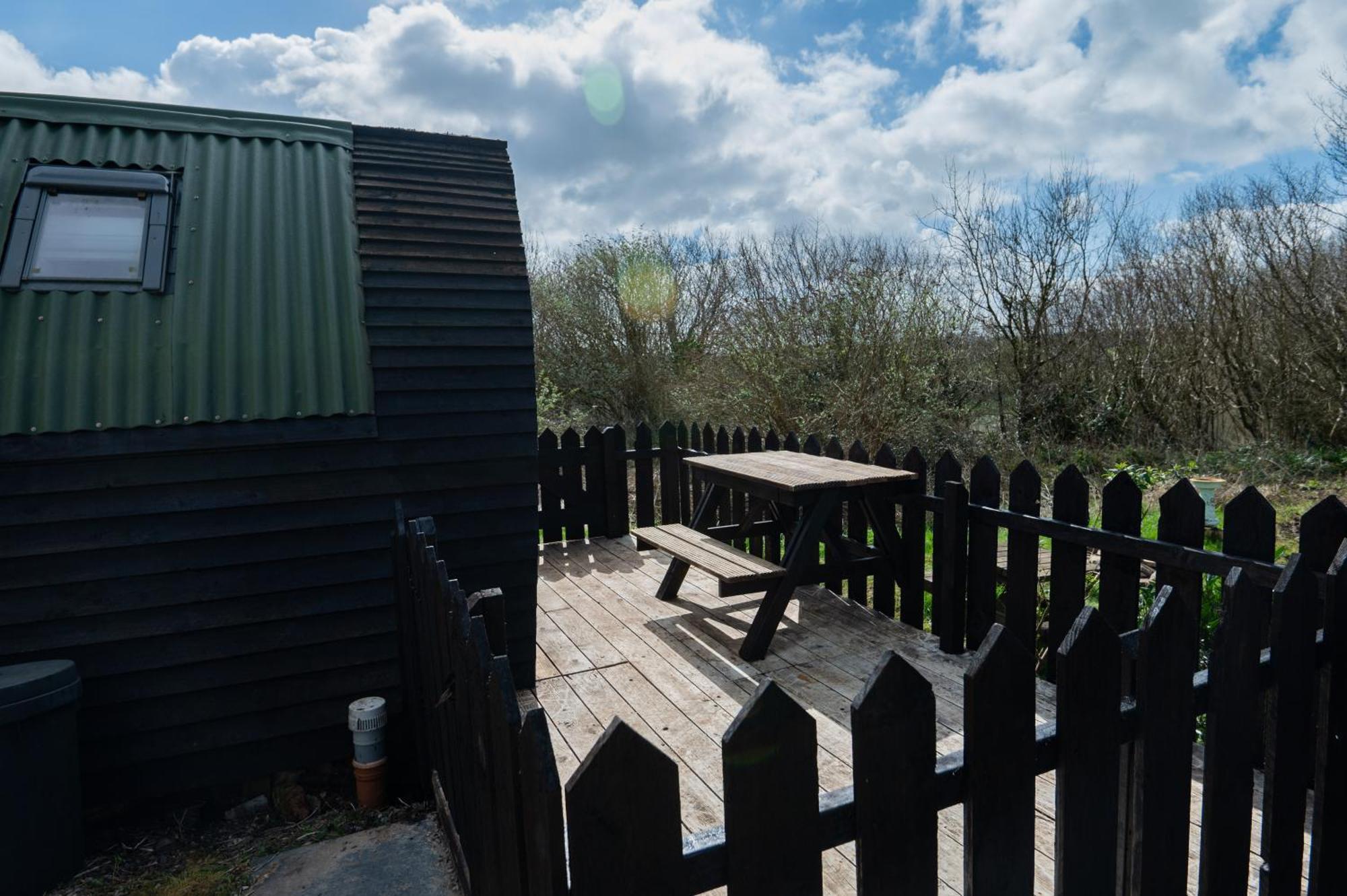 Robin Nest - Cosy Shepherd'S Hut Hideaway Callington Exterior foto